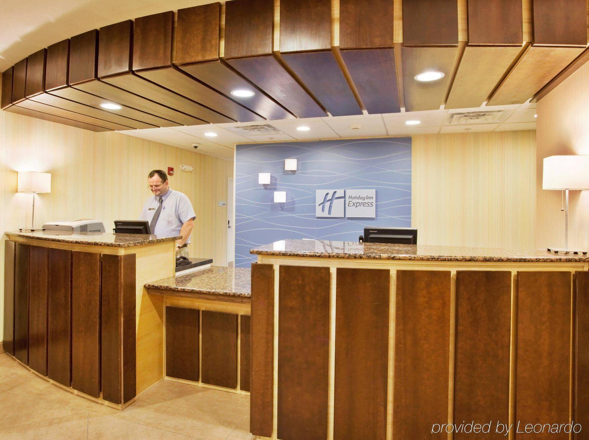 Holiday Inn Express Hotel And Suites Lincoln Airport By Ihg Zewnętrze zdjęcie
