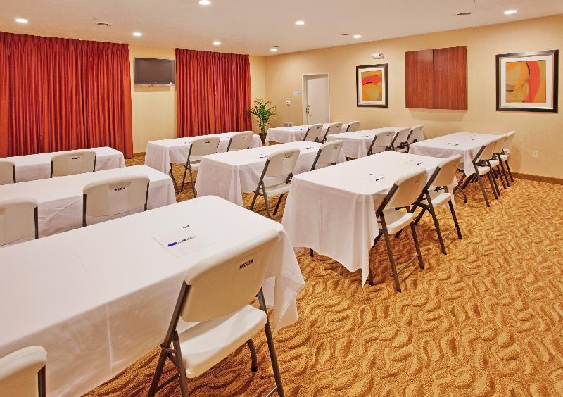 Holiday Inn Express Hotel And Suites Lincoln Airport By Ihg Zewnętrze zdjęcie