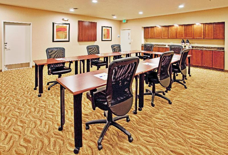 Holiday Inn Express Hotel And Suites Lincoln Airport By Ihg Zewnętrze zdjęcie