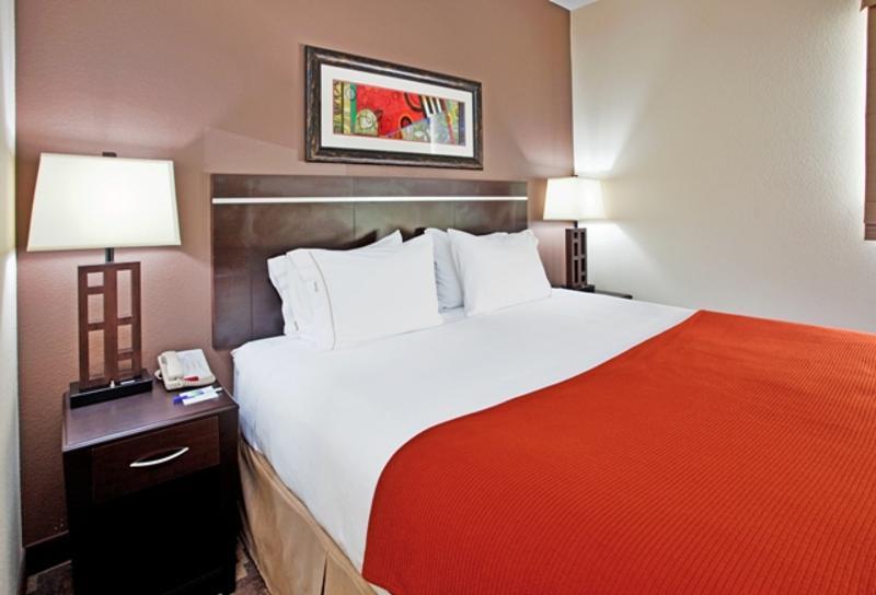 Holiday Inn Express Hotel And Suites Lincoln Airport By Ihg Zewnętrze zdjęcie