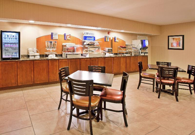 Holiday Inn Express Hotel And Suites Lincoln Airport By Ihg Zewnętrze zdjęcie